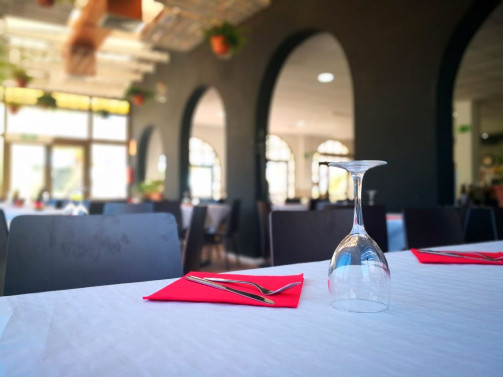 Mesa del Restaurante Camping Los Escullos